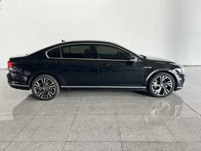 Volkswagen Magotan 2021 Model 330TSI DSG 30th Anniversary Memorial Edition – фото 8