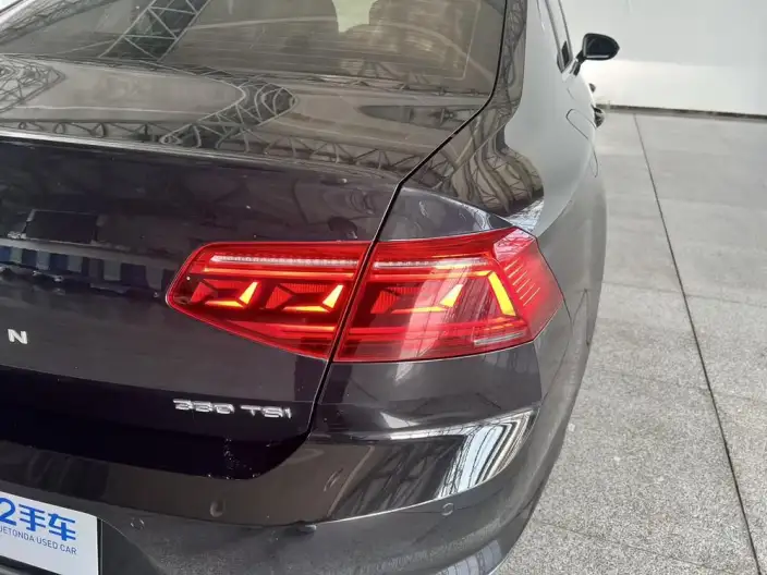 Volkswagen Magotan 2021 Model 330TSI DSG 30th Anniversary Memorial Edition – фото 10