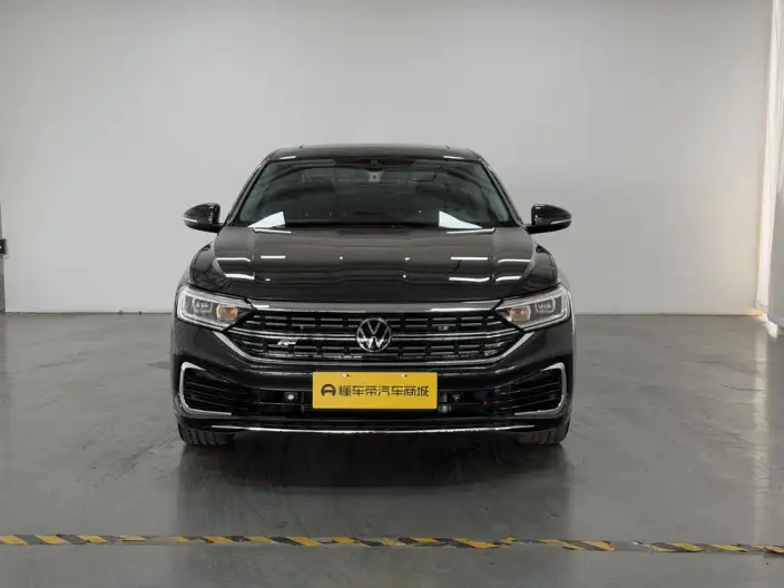 Volkswagen Sagitar 2025 Model 300TSI DSG Beyond Edition