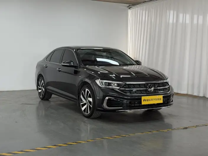 Volkswagen Sagitar 2025 Model 300TSI DSG Beyond Edition