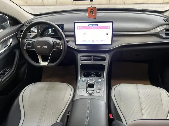 BYD Destroyer 05 2024 Model Honor Edition DM-i 55KM Luxury Model – фото 9
