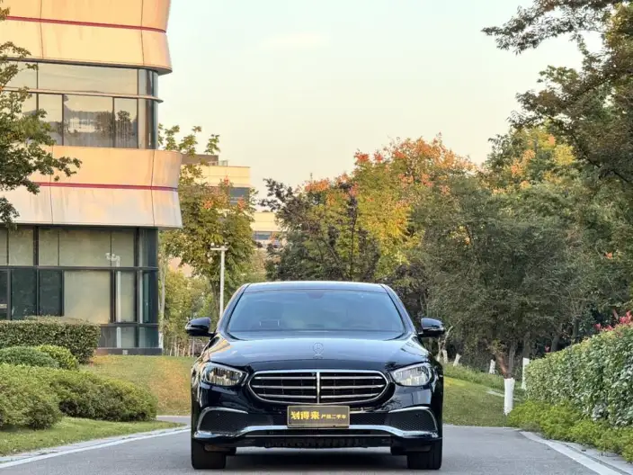 Mercedes-Benz E-Class 2023 Model E 300 L Luxury Model sedan – фото 2