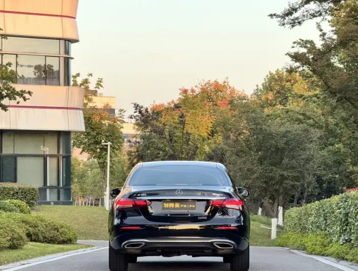Mercedes-Benz E-Class 2023 Model E 300 L Luxury Model sedan – фото 3