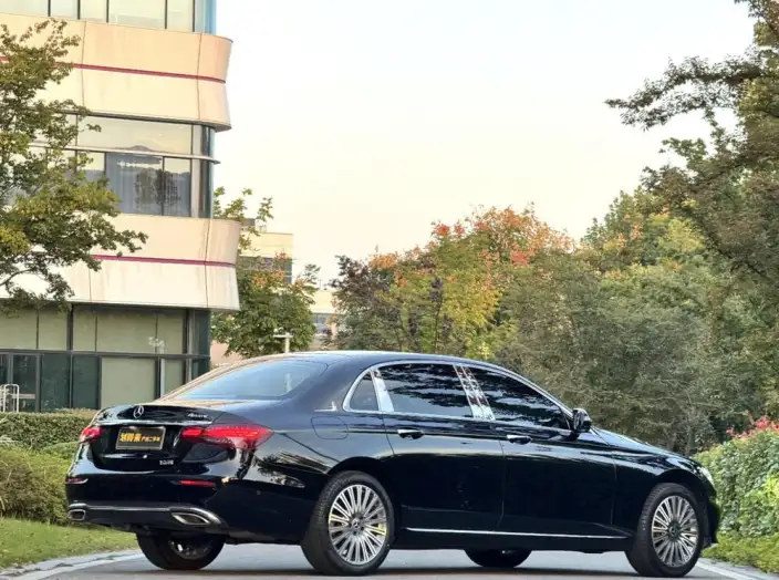 Mercedes-Benz E-Class 2023 Model E 300 L Luxury Model sedan – фото 4
