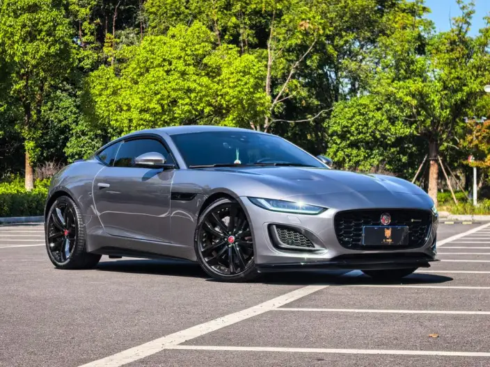 Jaguar F-TYPE 2023 Model P300 Hardtop Edition – фото 3