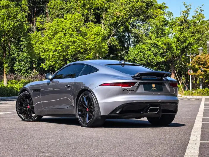 Jaguar F-TYPE 2023 Model P300 Hardtop Edition – фото 4