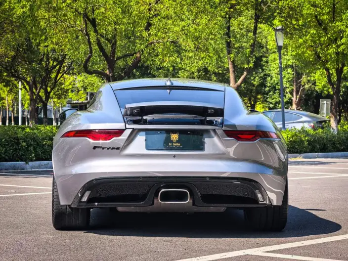 Jaguar F-TYPE 2023 Model P300 Hardtop Edition – фото 5