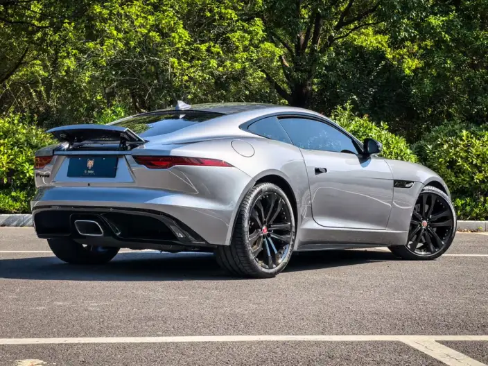 Jaguar F-TYPE 2023 Model P300 Hardtop Edition – фото 6