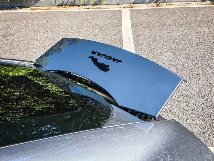 Jaguar F-TYPE 2023 Model P300 Hardtop Edition – фото 10