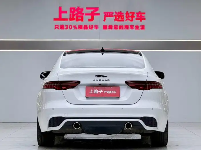 Jaguar XE L 2021 Model 2.0T 250PS Obsidian Black Sports Edition – фото 5