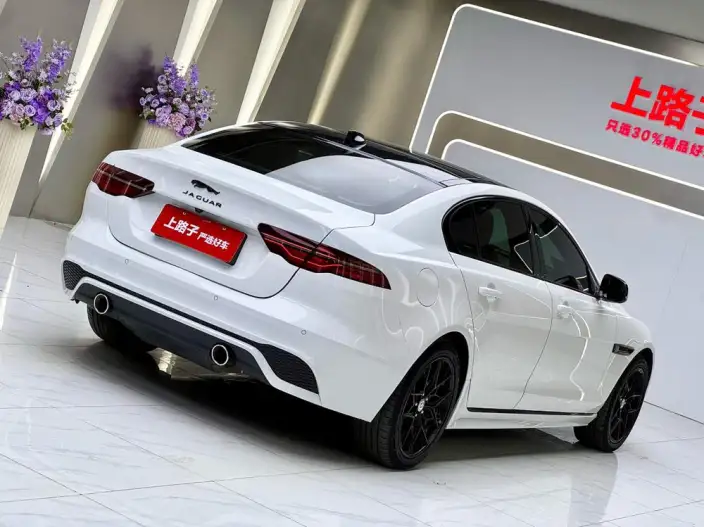 Jaguar XE L 2021 Model 2.0T 250PS Obsidian Black Sports Edition – фото 6