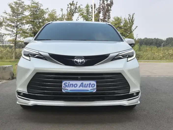 Toyota Sienna 2023 Model Hybrid 2.5L Premium Edition