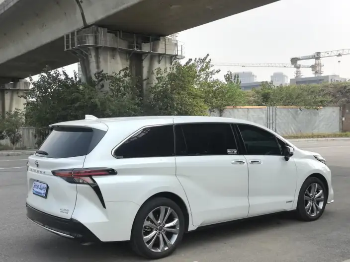 Toyota Sienna 2023 Model Hybrid 2.5L Premium Edition – фото 6