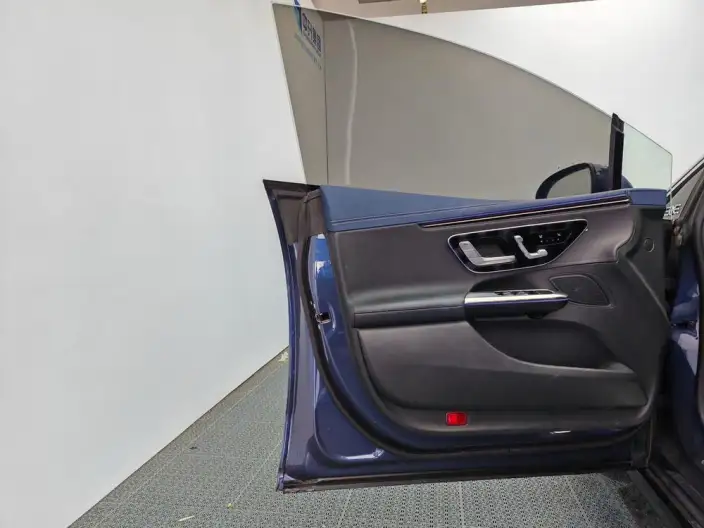 Mercedes-Benz EQE 2022 Model EQE 350 Pioneer Edition – фото 8