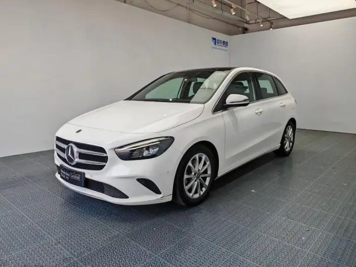 Mercedes-Benz B-Class 2022 Model Facelift B 200 Fashion Model – фото 1