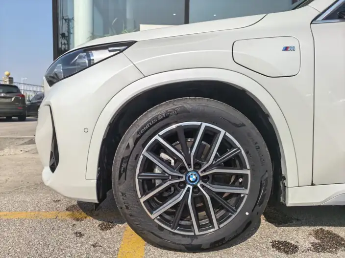 BMW iX 1 2025 Model eDrive25L M Sports Set – фото 6