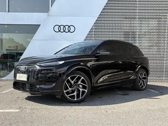 AUDI Q6L e-tron 2026 Model First Edition Pilot Edition