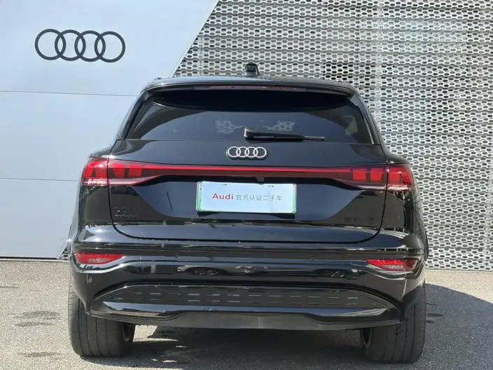 AUDI Q6L e-tron 2026 Model First Edition Pilot Edition