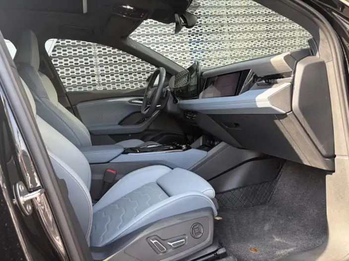 AUDI Q6L e-tron 2026 Model First Edition Pilot Edition – фото 8