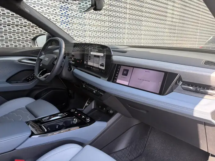 AUDI Q6L e-tron 2026 Model First Edition Pilot Edition – фото 9