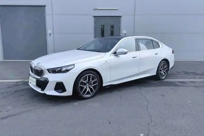 BMW i5 2025 Model eDrive40L M Sports Set