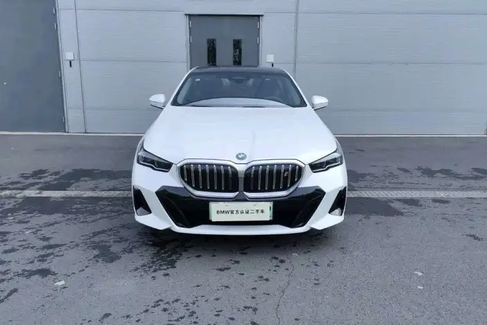 BMW i5 2025 Model eDrive40L M Sports Set