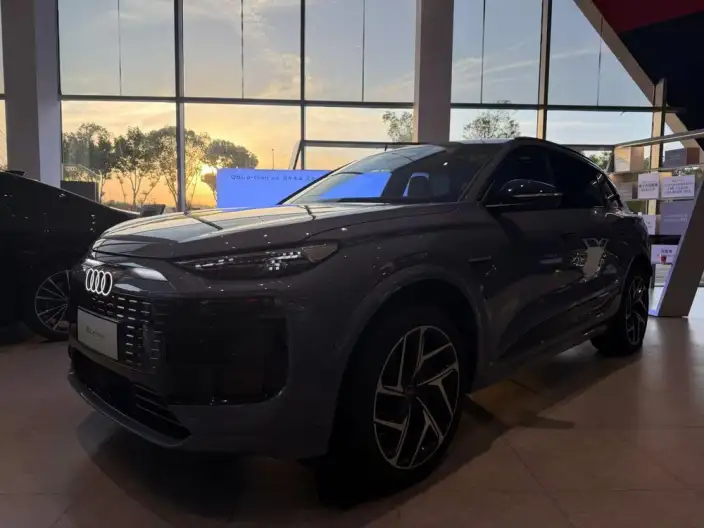 AUDI Q6L e-tron 2026 Model First Edition Pilot Edition