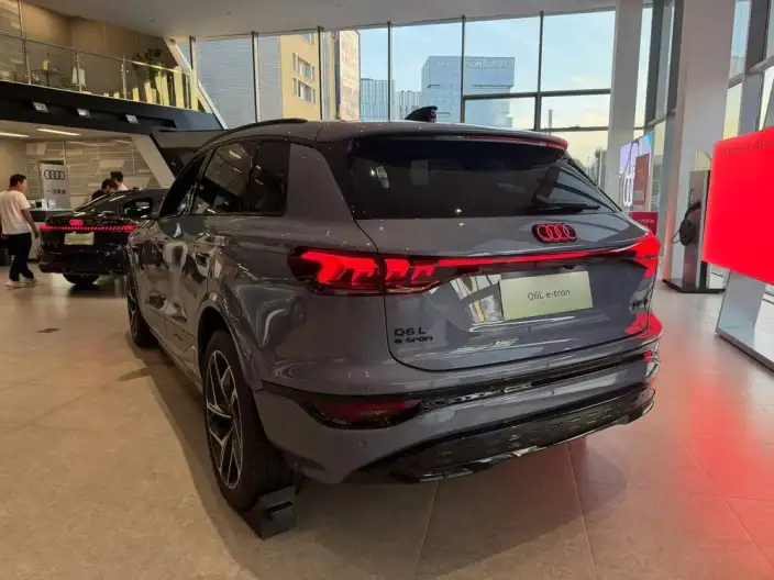 AUDI Q6L e-tron 2026 Model First Edition Pilot Edition