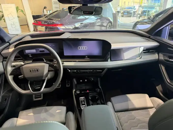 AUDI Q6L e-tron 2026 Model First Edition Pilot Edition – фото 5