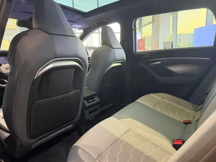 AUDI Q6L e-tron 2026 Model First Edition Pilot Edition – фото 8