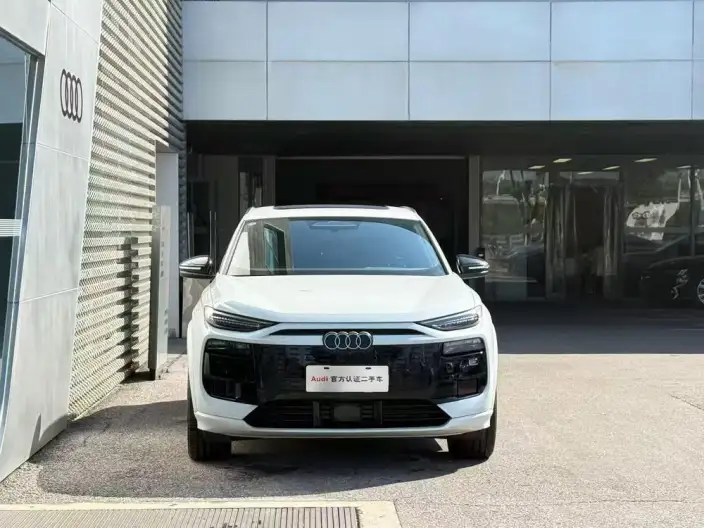 AUDI Q6L e-tron 2026 Model First Edition Pilot Edition