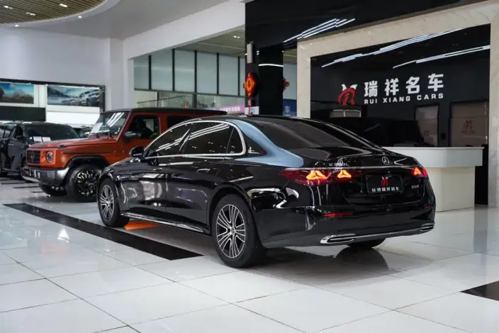 Mercedes-Benz E-Class 2024 Model E 260 L sedan – фото 5