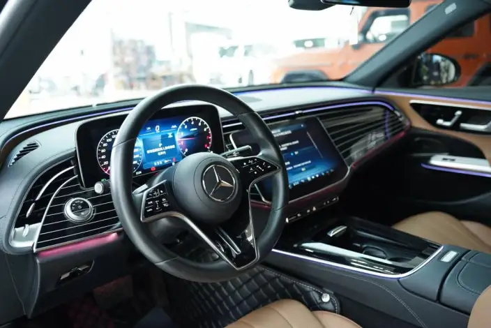 Mercedes-Benz E-Class 2024 Model E 260 L sedan – фото 9
