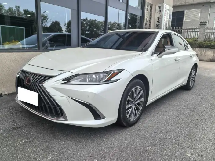 Lexus ES 2022 Model 200 Superior Edition