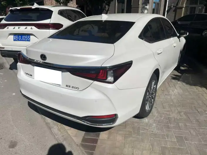 Lexus ES 2022 Model 200 Superior Edition