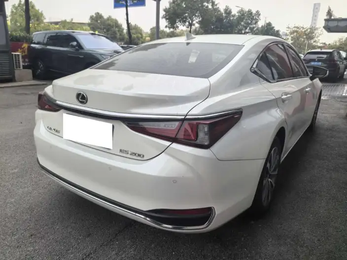 Lexus ES 2022 Model 200 Superior Edition – фото 7