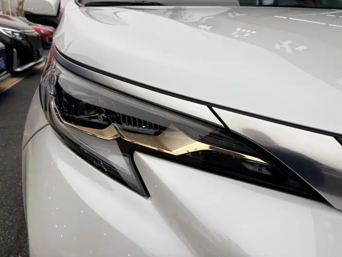 Granvia 2023 Model Intelligent Hybrid 2.5L Noble PLUS – фото 7