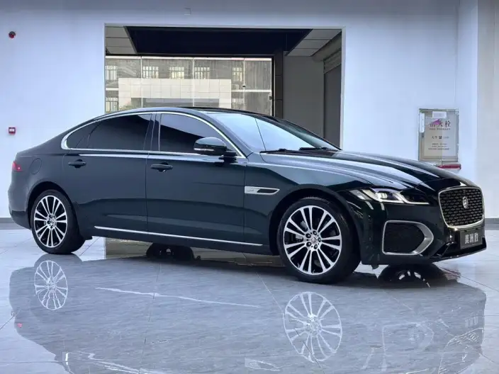 Jaguar XFL 2025 Model 2.0T P250 2WD Exclusive Deluxe Edition