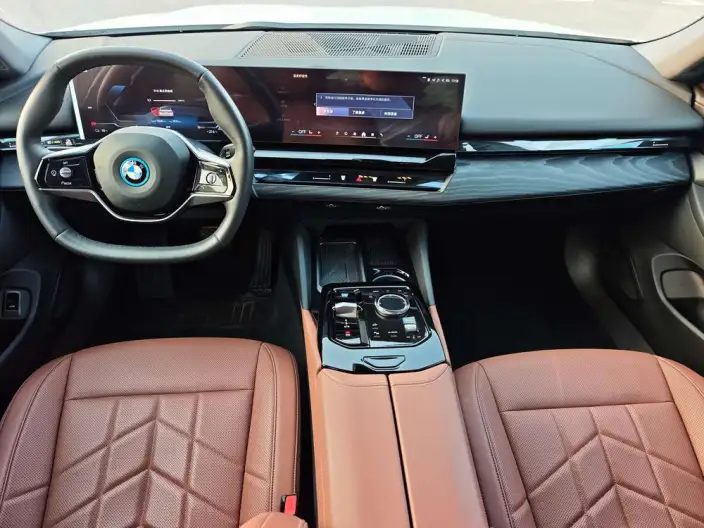 BMW i5 2024 Model eDrive35L Luxury Set – фото 10
