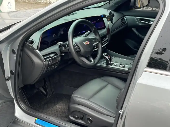 Cadillac CT5 2025 Model 28T Lincoln Town Sports Edition – фото 10