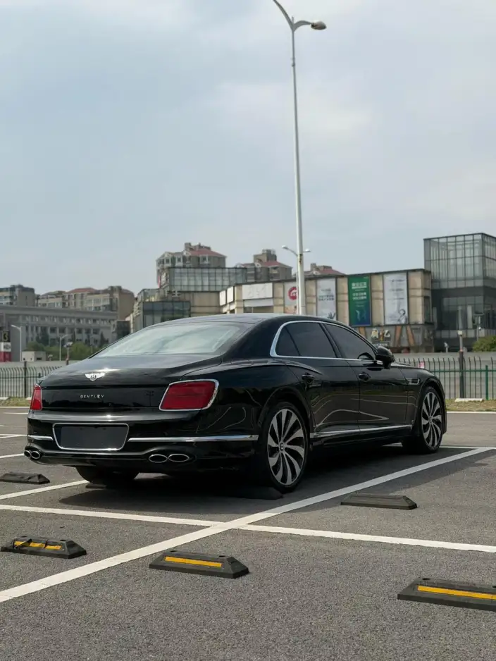 Continental Flying Spur 2021 Model 4.0T V8 Standard Edition – фото 5