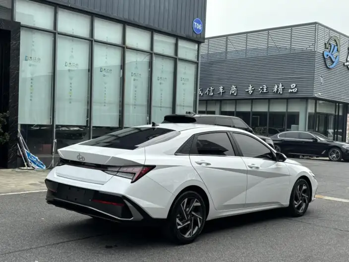 Hyundai Ioniq 2023 Model 1.5L CVT LUX Premium Edition – фото 6