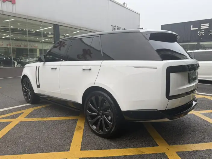 Range Rover 2023 Model 3.0 L6 360PS Shengshi Edition