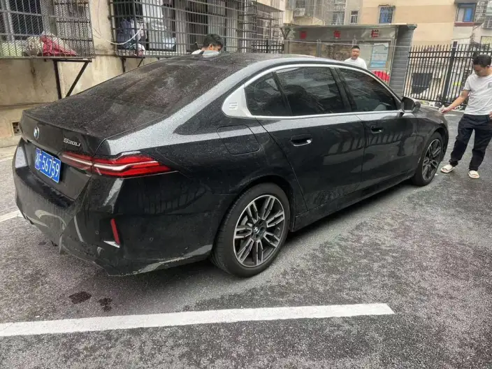 BMW 5 Series 2026 Model 530Li Leading Model M Sports Set – фото 6