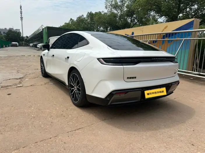Geely Galaxy E8 2025 Model 620km 4WD Galaxy LiDAR Edition