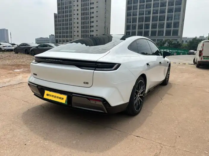 Geely Galaxy E8 2025 Model 620km 4WD Galaxy LiDAR Edition – фото 6