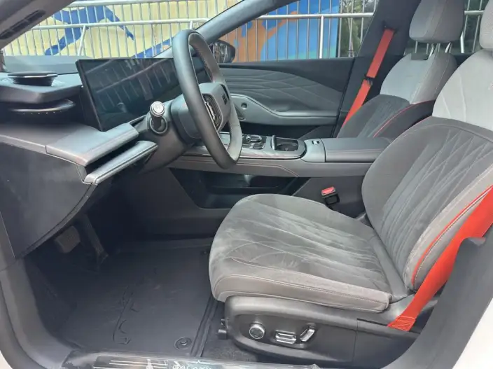 Geely Galaxy E8 2025 Model 620km 4WD Galaxy LiDAR Edition – фото 10