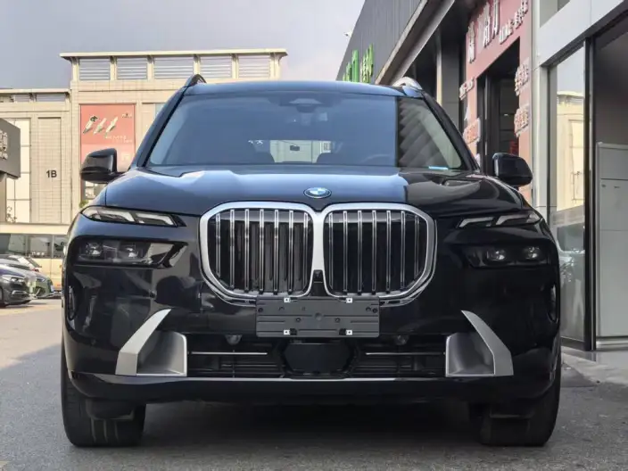 BMW X7 2025 Model xDrive40i Leading Model Luxury Set 7 seat – фото 2