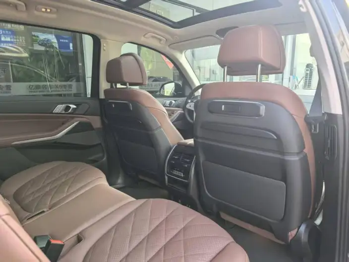 BMW X7 2025 Model xDrive40i Leading Model Luxury Set 7 seat – фото 10