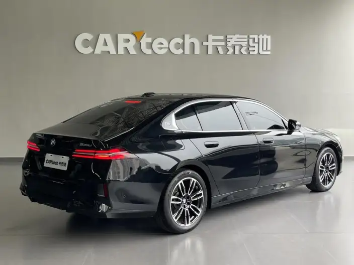 BMW 5 Series 2026 Model 530Li Leading Model M Sports Set – фото 7
